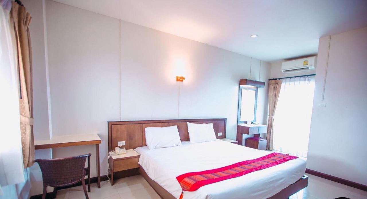 Bander Hotel Phu Khieo エクステリア 写真