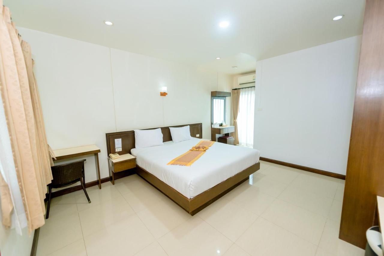 Bander Hotel Phu Khieo エクステリア 写真