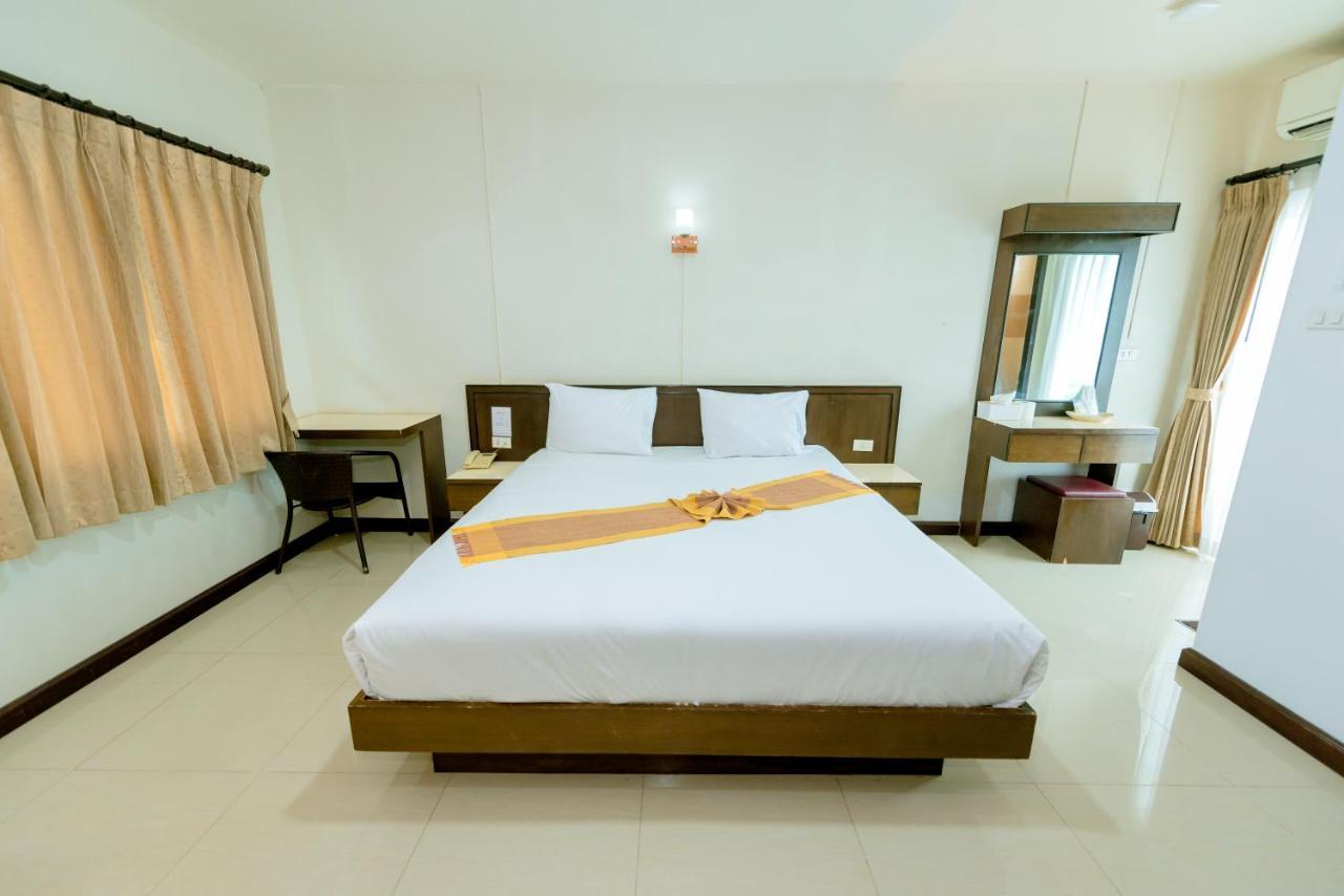 Bander Hotel Phu Khieo エクステリア 写真
